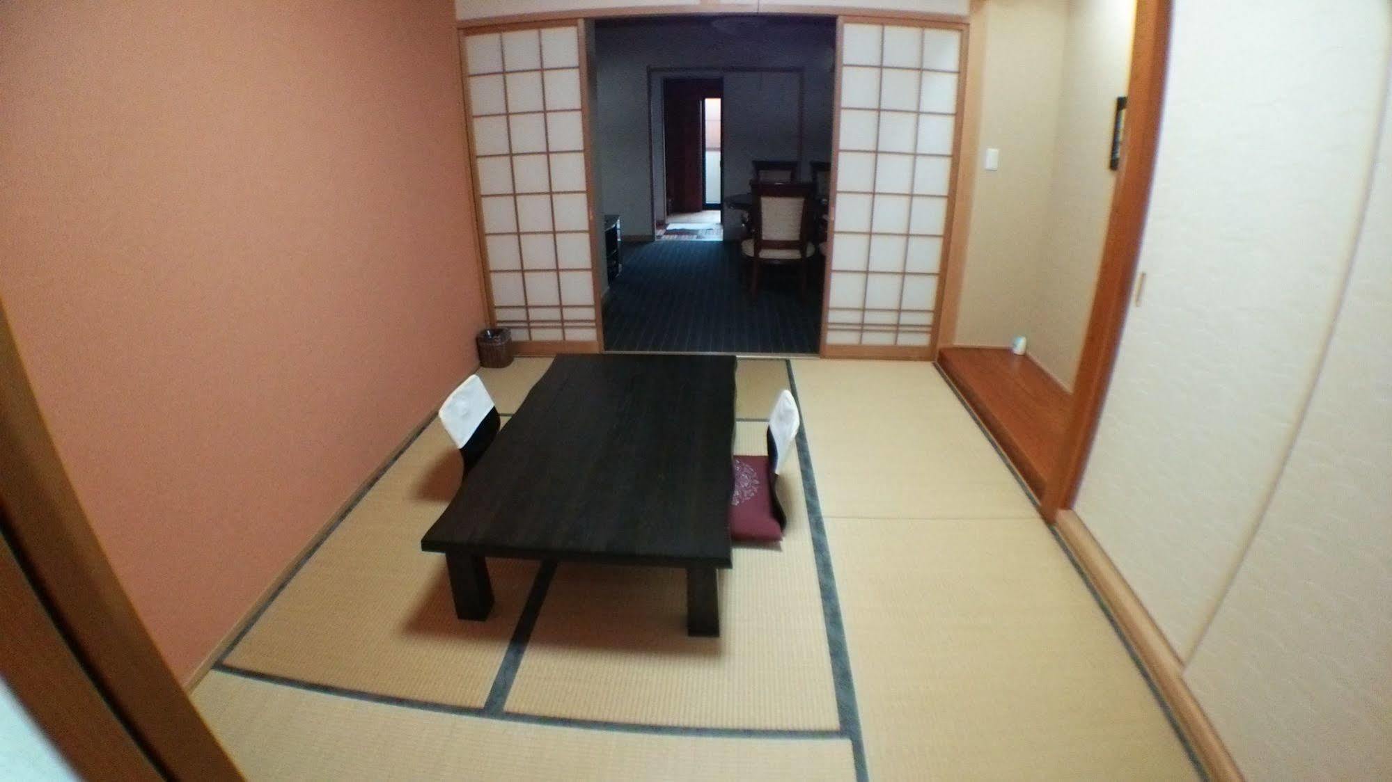 Yurakuan Miyazaki Hotel Eksteriør billede